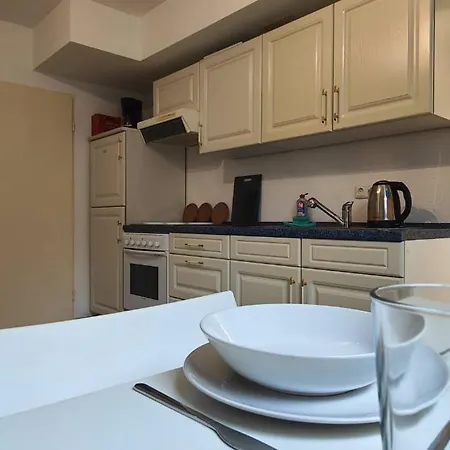 Appartement With Garden In Hainburg