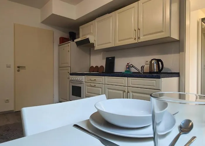 公寓 With Garden In Hainburg